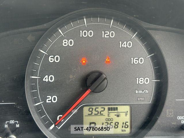Toyota VITZ 2012-04 7880302-12