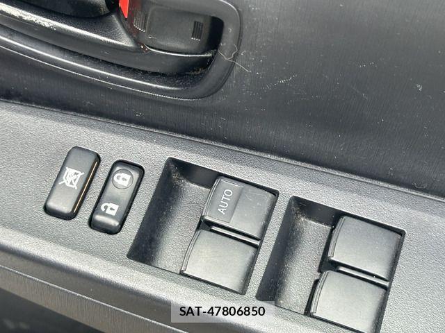 Toyota VITZ 2012-04 7880302-16
