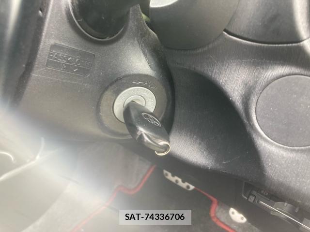 Toyota VITZ 2012-02 7880295-17