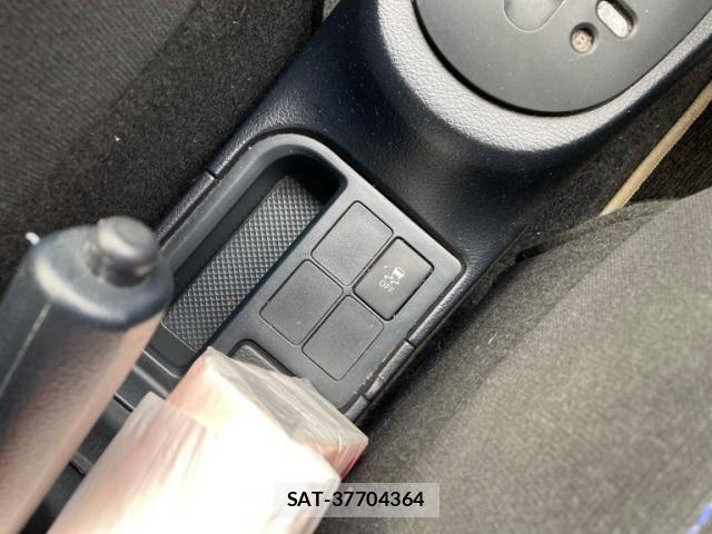 Toyota VITZ 2016-08 7880297-11