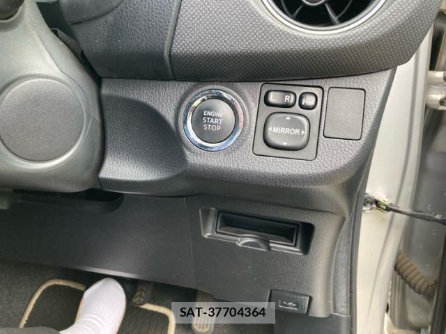 Toyota VITZ 2016-08 7880297-6