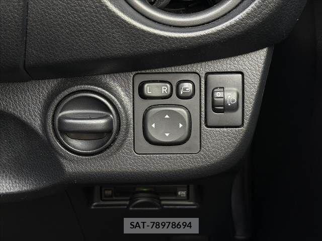 Toyota VITZ 2018-01 7903591-21