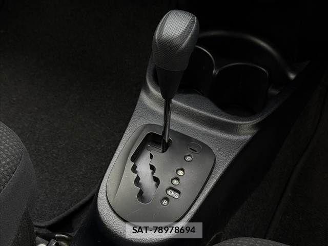 Toyota VITZ 2018-01 7903591-26