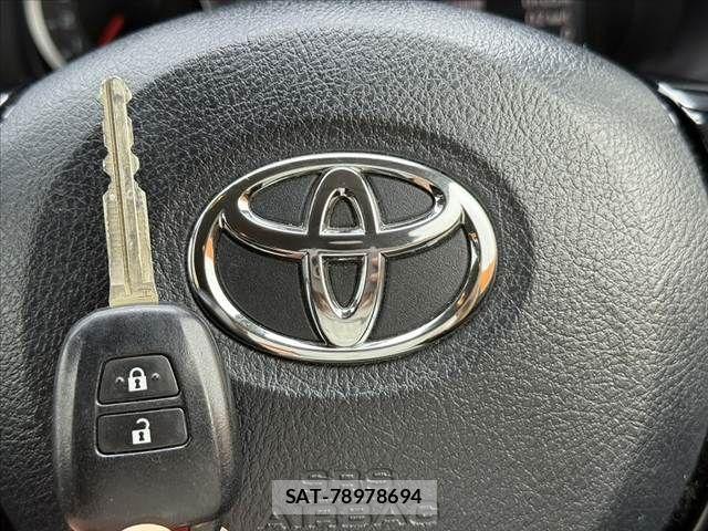 Toyota VITZ 2018-01 7903591-3
