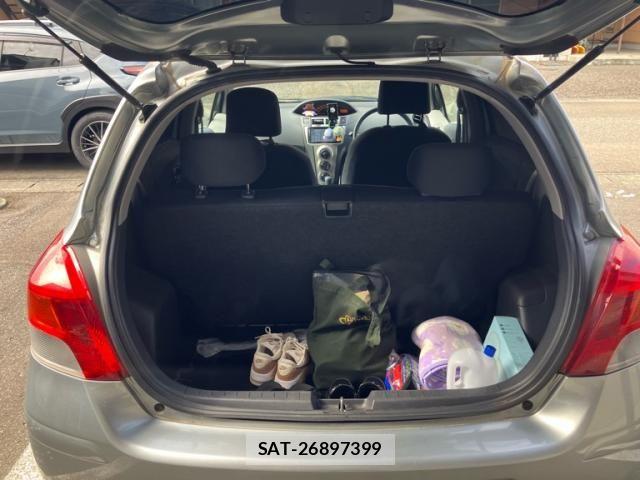 Toyota VITZ 2010-01 7903593-17