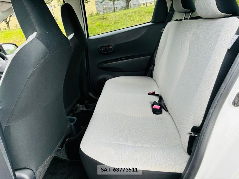 Toyota VITZ 2011-06 7749329-9