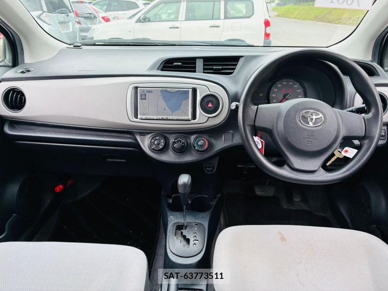 Toyota VITZ 2011-06 7749329-12