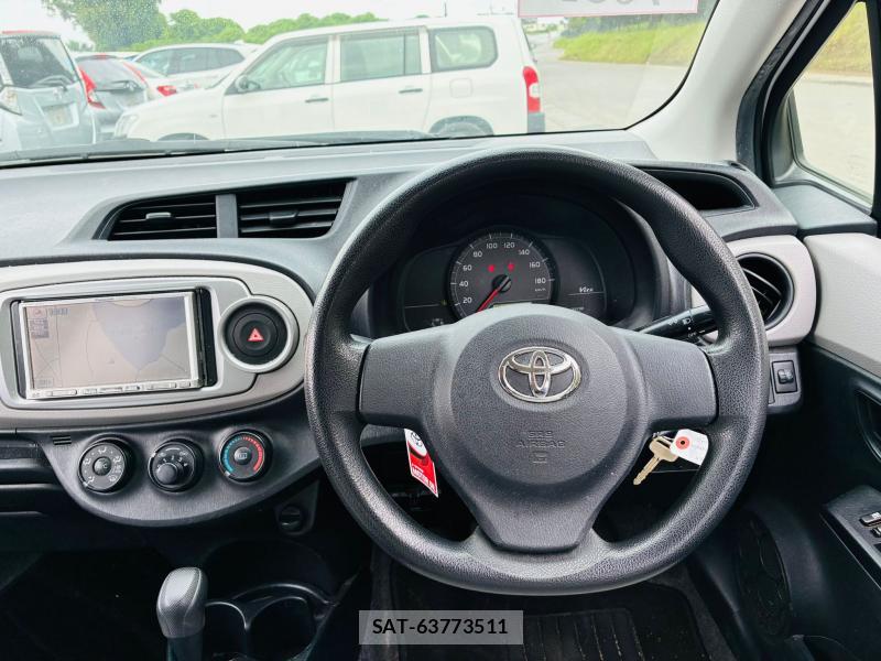 Toyota VITZ 2011-06 7749329-13