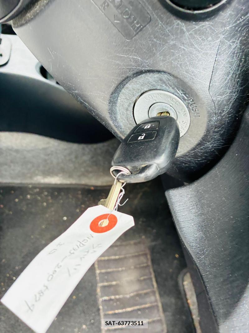 Toyota VITZ 2011-06 7749329-16