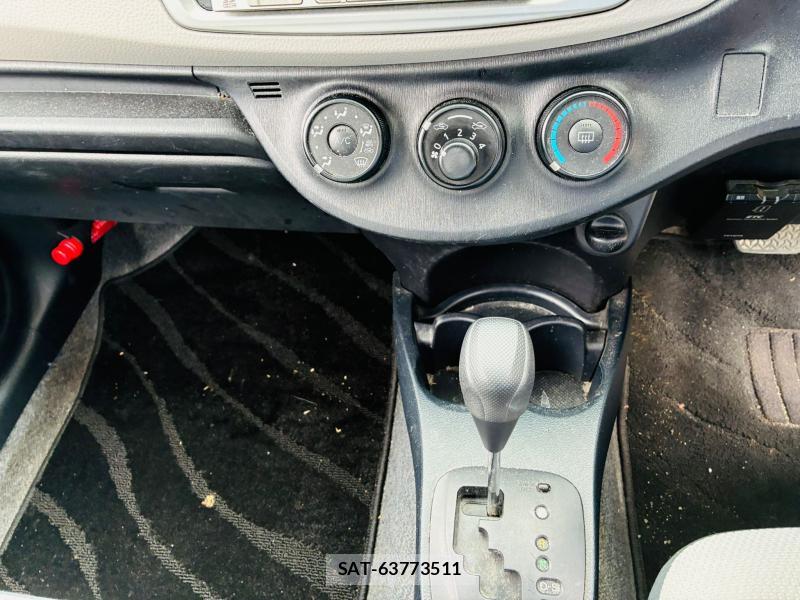 Toyota VITZ 2011-06 7749329-19
