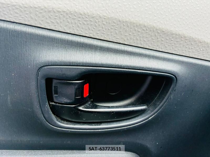 Toyota VITZ 2011-06 7749329-22