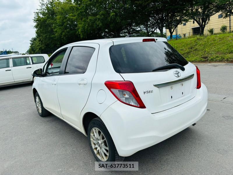 Toyota VITZ 2011-06 7749329-2
