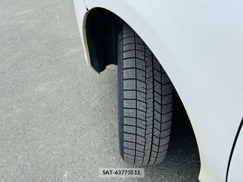 Toyota VITZ 2011-06 7749329-30