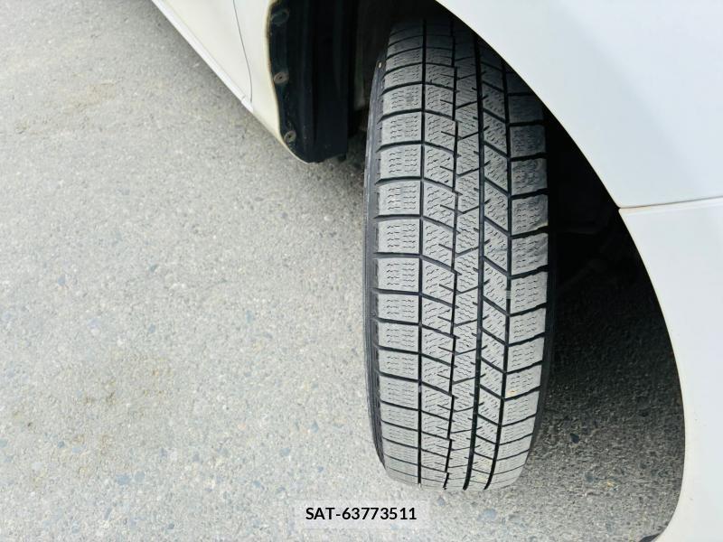 Toyota VITZ 2011-06 7749329-31