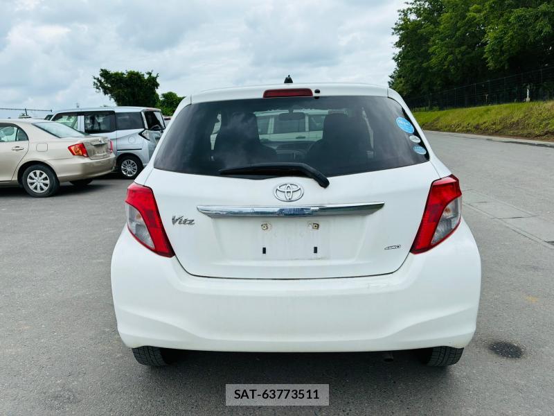 Toyota VITZ 2011-06 7749329-3
