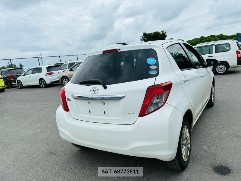 Toyota VITZ 2011-06 7749329-4