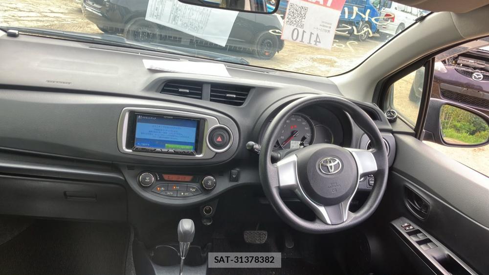 Toyota VITZ 2013-12 7749324-12