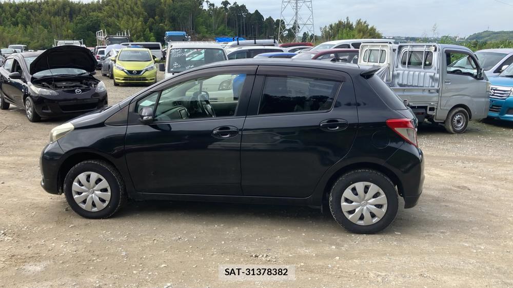 Toyota VITZ 2013-12 7749324-1