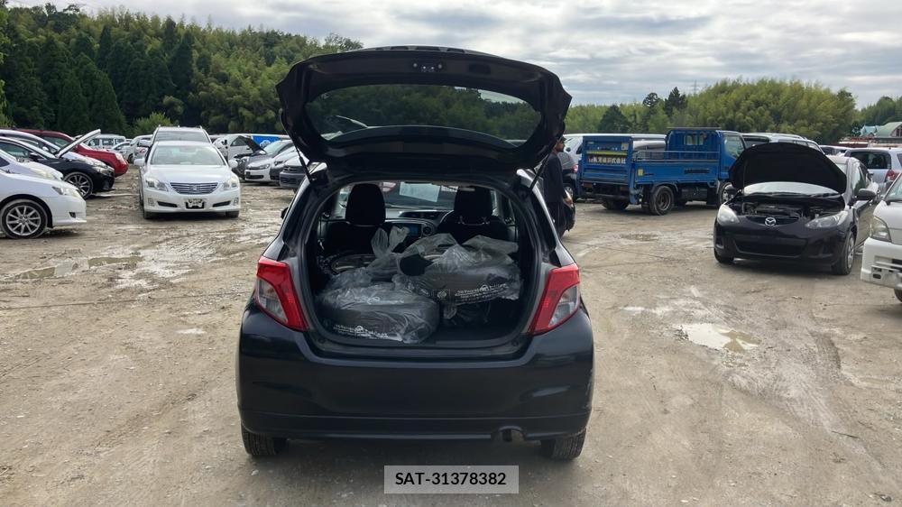 Toyota VITZ 2013-12 7749324-22