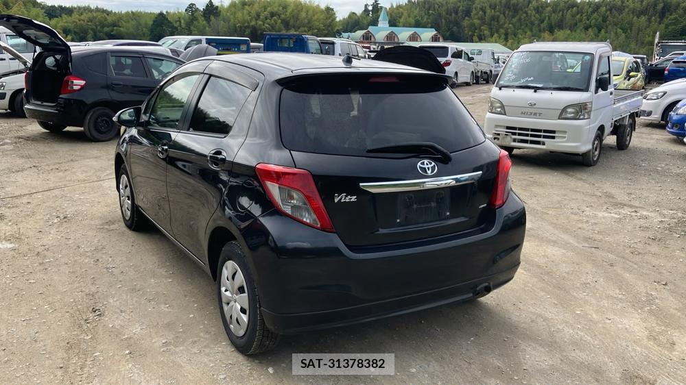 Toyota VITZ 2013-12 7749324-2