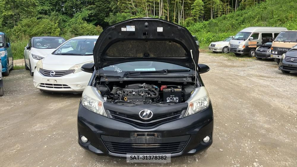 Toyota VITZ 2013-12 7749324-30