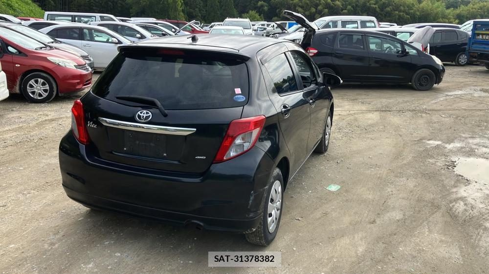 Toyota VITZ 2013-12 7749324-4