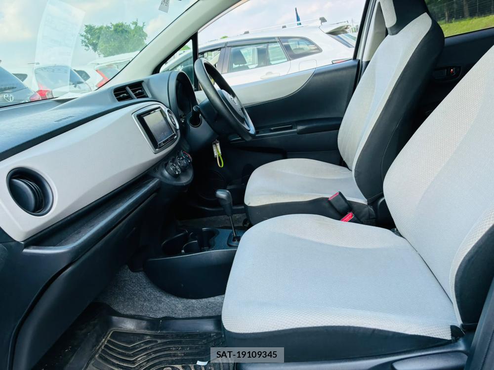 Toyota VITZ 2011 7686698-10