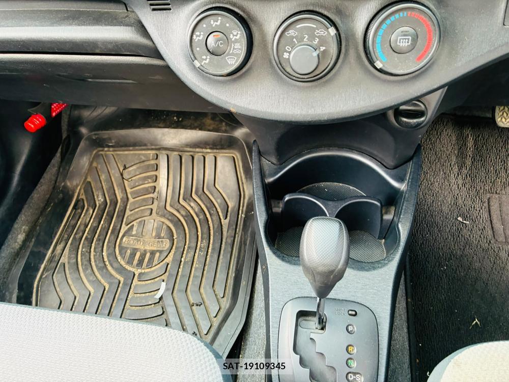 Toyota VITZ 2011 7686698-19