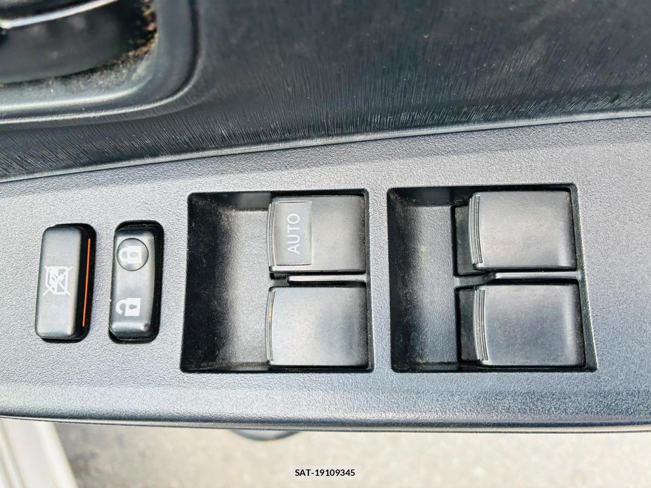 Toyota VITZ 2011 7686698-21