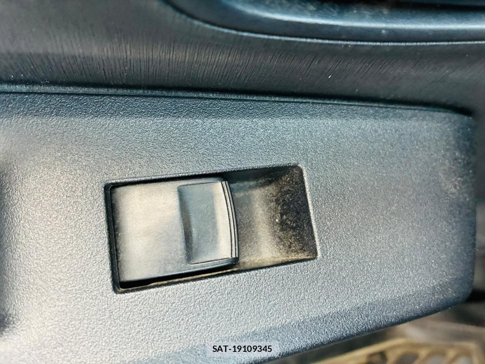 Toyota VITZ 2011 7686698-23