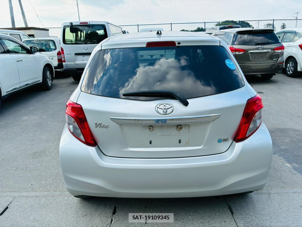 Toyota VITZ 2011 7686698-3