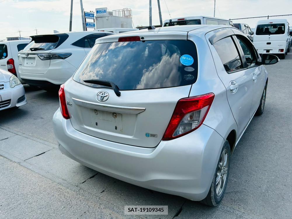 Toyota VITZ 2011 7686698-4