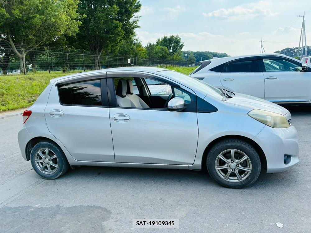 Toyota VITZ 2011 7686698-5