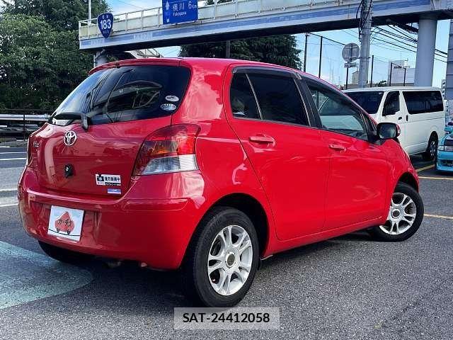 Toyota VITZ 2009-08 7964299-2