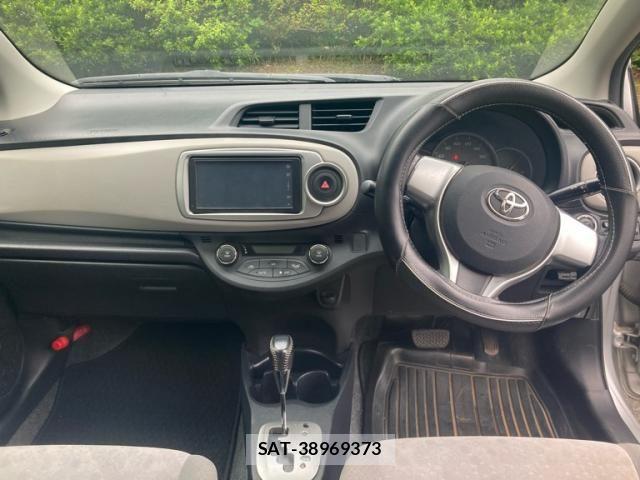 Toyota VITZ 2012-01 7964302-9