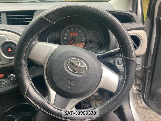 Toyota VITZ 2012-01 7964302-11