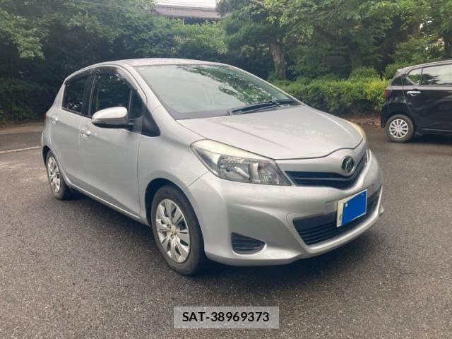 Toyota VITZ 2012-01 7964302-1