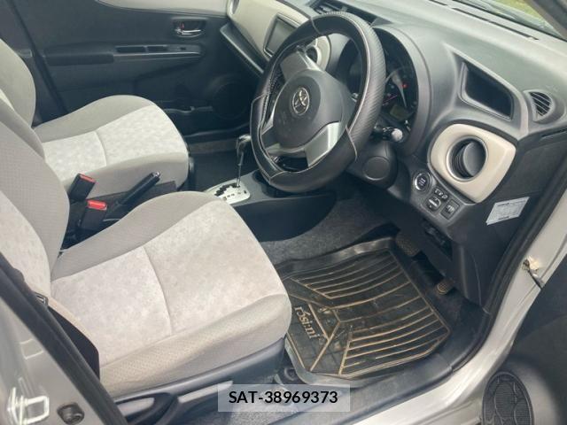 Toyota VITZ 2012-01 7964302-6