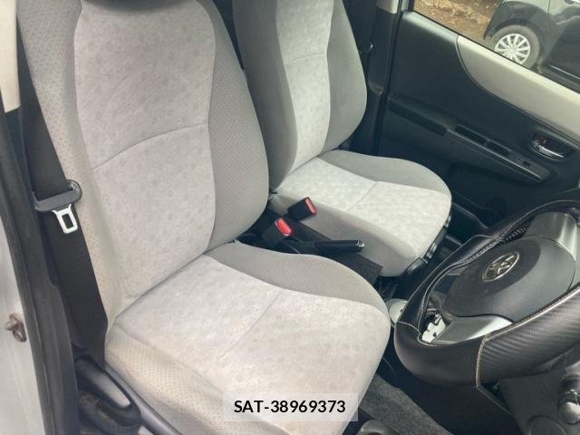 Toyota VITZ 2012-01 7964302-8