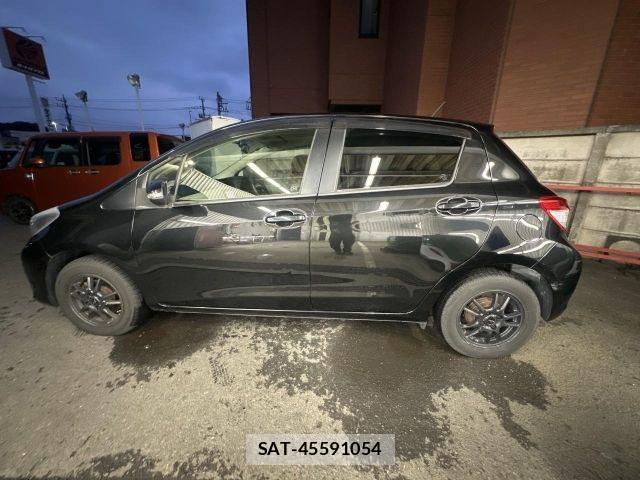 Toyota VITZ 2011-06 7964291-15