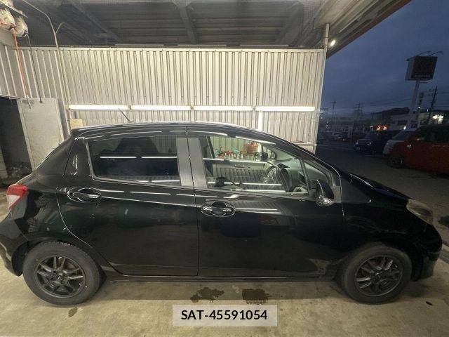Toyota VITZ 2011-06 7964291-16