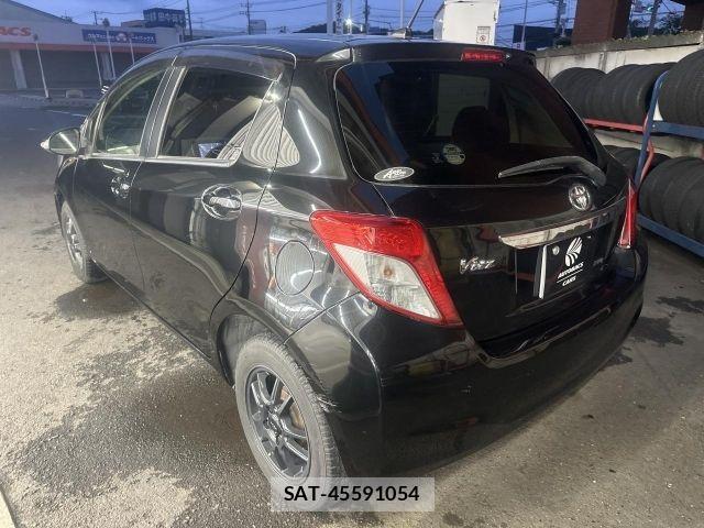 Toyota VITZ 2011-06 7964291-17