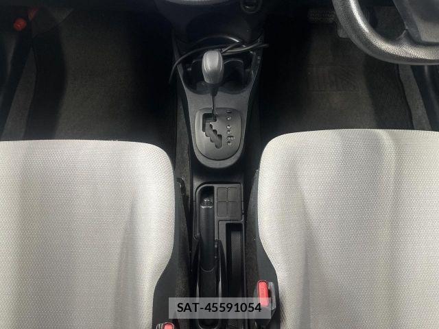 Toyota VITZ 2011-06 7964291-21