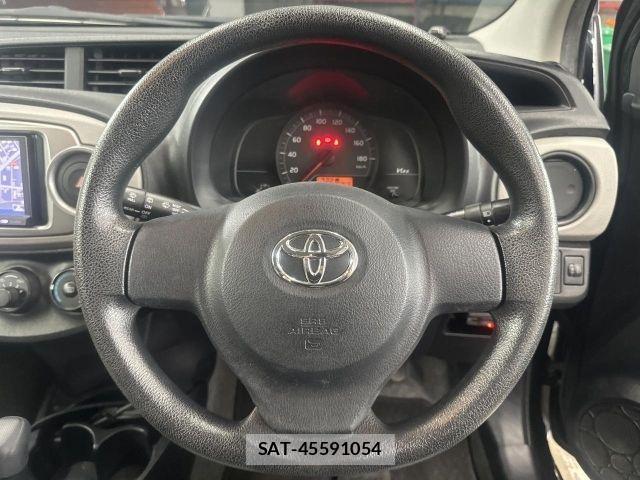 Toyota VITZ 2011-06 7964291-24
