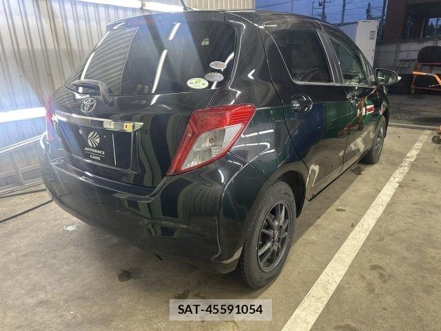Toyota VITZ 2011-06 7964291-2