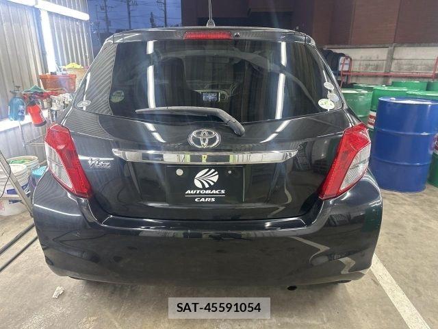 Toyota VITZ 2011-06 7964291-4