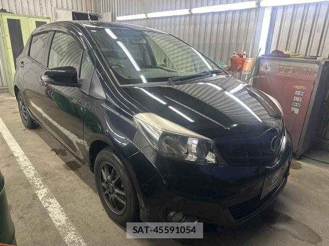Toyota VITZ 2011-06 7964291-6