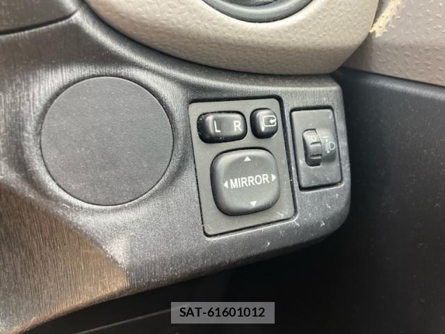Toyota VITZ 2012-01 7964305-13