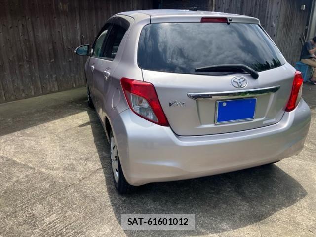 Toyota VITZ 2012-01 7964305-4