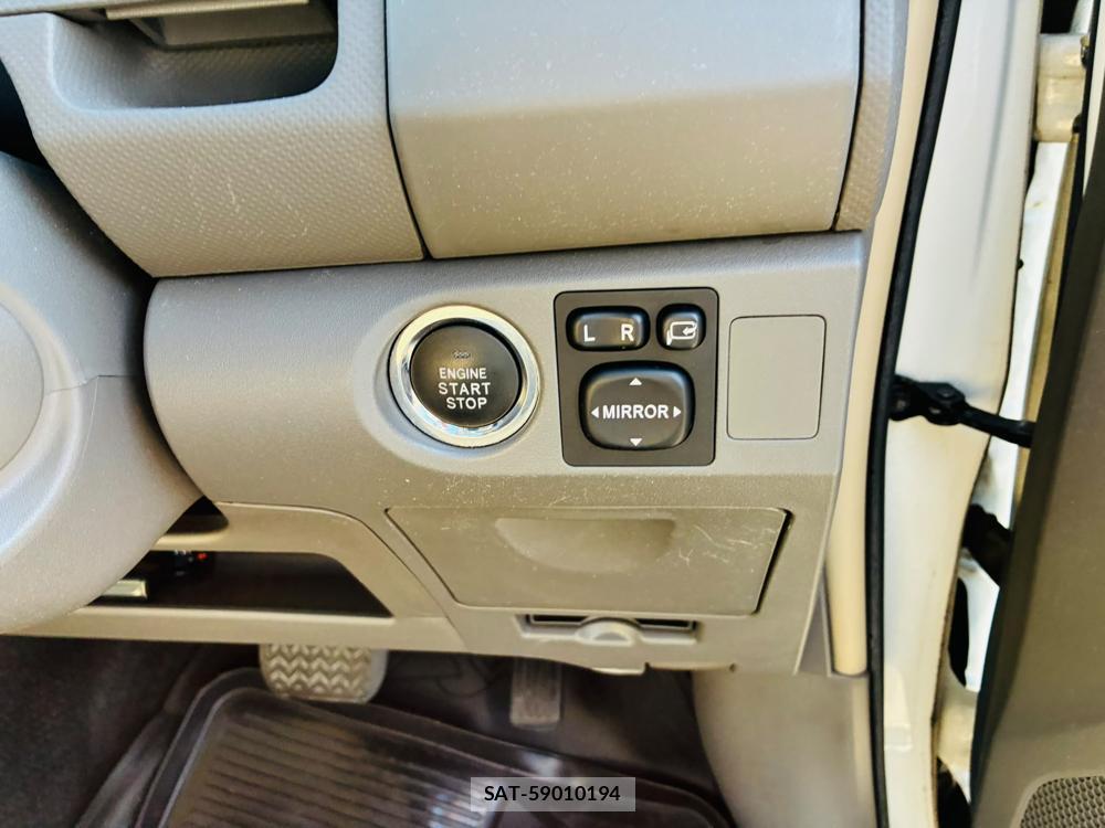 Toyota VITZ 2010-03 7860322-16
